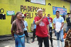 Gotong Royong Bersihkan Lingkungan Jelang Musim Hujan